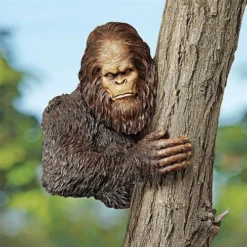 Design Toscano Lawn & Garden Bigfoot, The Bashful Yeti Tree Sculpture